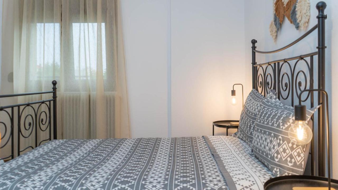 Postmans Apartment Under Meteora Kalampáka Dış mekan fotoğraf