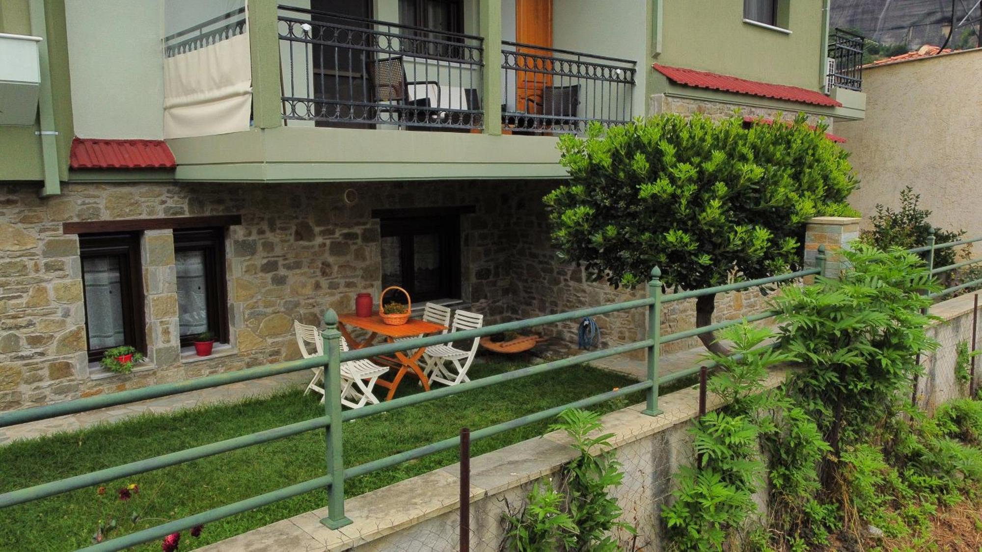 Postmans Apartment Under Meteora Kalampáka Dış mekan fotoğraf